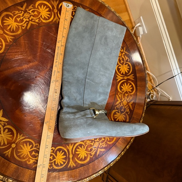 Vintage Y2K Botkier Grey Suede Knee high boots w/Gold Chain Size 37.5/7 $398 - Picture 11 of 13